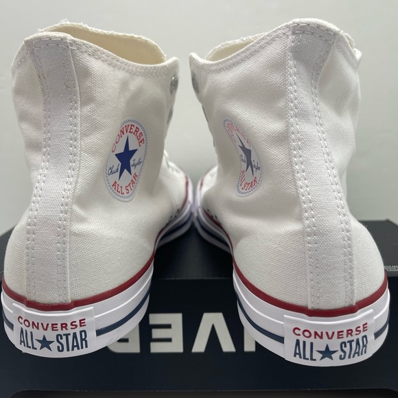 Converse Men’s Chuck Taylor All Star White High Top Shoes
Whit High-Top Sneakers - Picture 13 of 16